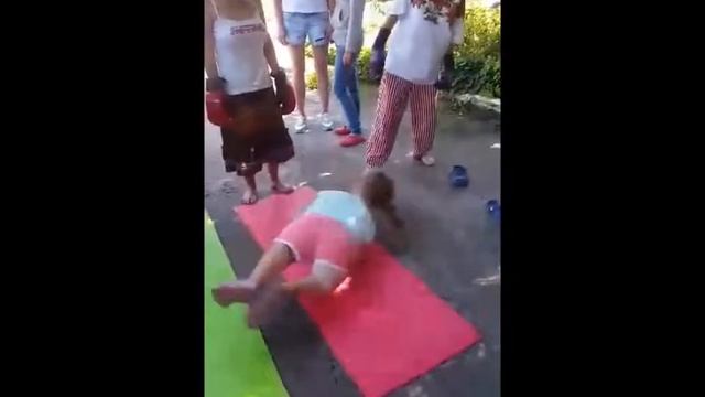 UWCF в гостях у девочек из Пугачёвского психоневрологического интерната смотреть онлайн