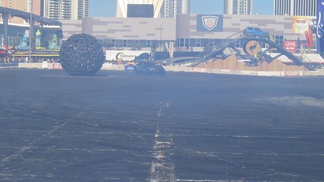 Ford Mustang Mach-E 1400 drift @SEMA Show 2021 Las Vegas смотреть онлайн