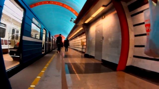 Поездка от Станции Метро “Садовая“ до Станции “Обводный Канал“ в Вагоне: №10071, 5 Линия, (ФПЛ) смотреть онлайн