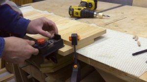 Мебельный кондуктор для сверления отверстий. С ним можно сверлить точно! Если сборка на шкантах.