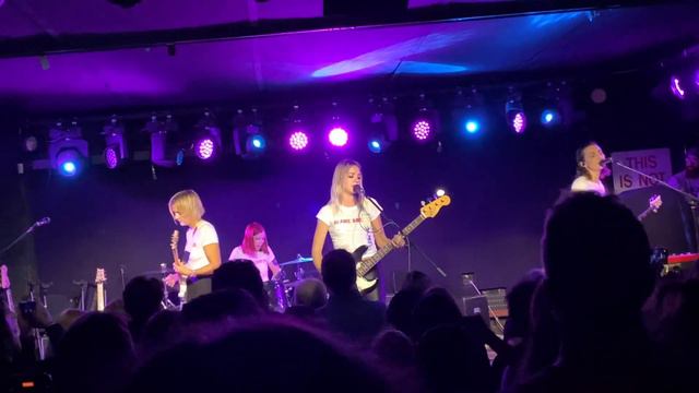 The Beaches - Mercury Lounge New York, NY - Blame Brett - 10/17/23 смотреть онлайн