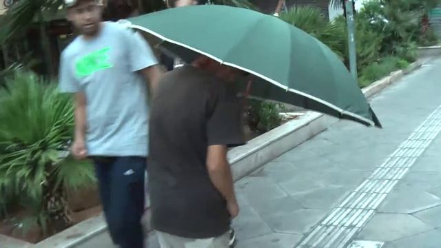 ГРЕЦИЯ: Под зонтом... Афины... Греция (Greece Athens) смотреть онлайн