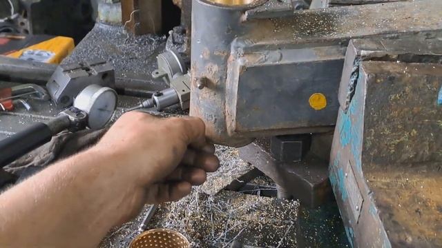 Ремонт корпуса поворотного кулака Claas Mega 204