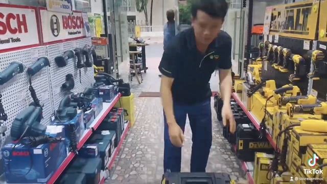 Thùng Dewalt Tsak DWST17806 смотреть онлайн