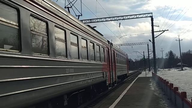Электропоезд ЭД9Т-0008 сообщением Рязань-2 - Ряжск отправляется с о.п. Шевцово смотреть онлайн