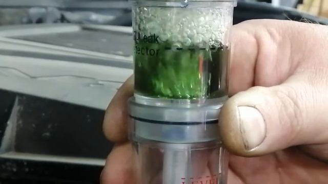 Тест двигателя Мерседес М276 на наличие СО2 в системе охлаждения смотреть онлайн