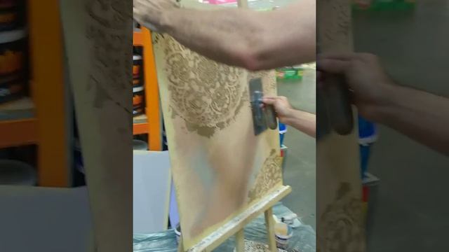 Декор из КУХОННЫХ САЛФЕТОК. Трёхцветная Декоративная штукатурка + ТРАФАРЕТ. #shorts смотреть онлайн