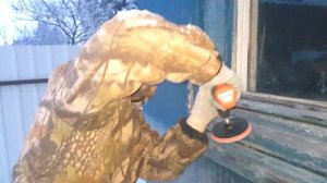 ШЛИФОВКА СТАРОГО ДЕРЕВЯННОГО ДОМА ШУРУПОВЕРТОМ | РЕМОНТ ПРОДОЛЖАЕТСЯ