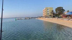 Арабские Эмираты. Пляж отеля Фламинго Бич  в феврале.