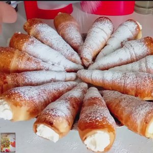 Пирожные "Трубочки" из готового слоёного теста с кремом