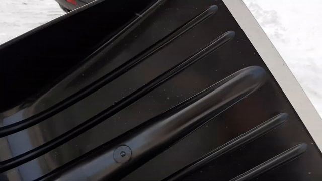 Лопата для уборки снега FISKARS Solid смотреть онлайн