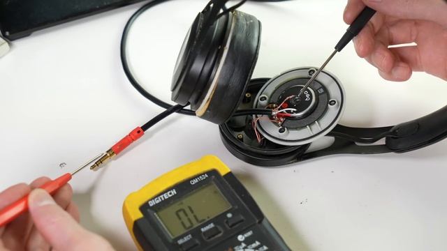 Fixing The One Thing That Always Breaks - The Simple Repair To Fix Broken Headphones смотреть онлайн