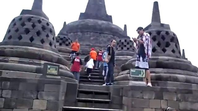 Боробудур и Прамбанан, Будды без голов (5) смотреть онлайн