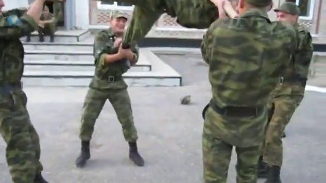 Прикол в армии жесть лох смотреть онлайн