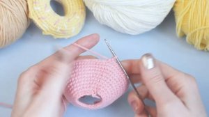 Как связать пончик крючком | How to Crochet Donut
