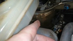 Демонтаж и установка расширительного бачка Дэу Матиз, снято по просьбе подписчика.