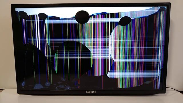 Проверка работы телевизора Samsung UE32EH5037K с механическим повреждением матрицы. смотреть онлайн