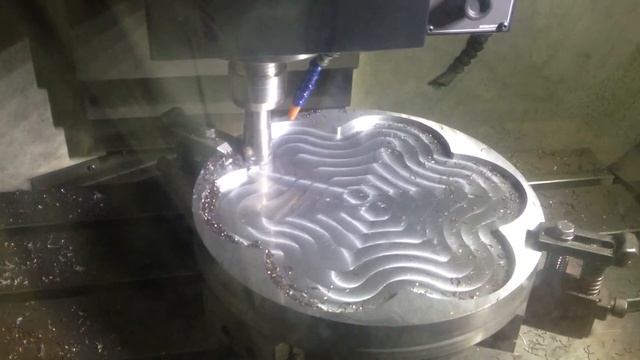 Фрезерная обработка плиты стержневого ящика смотреть онлайн