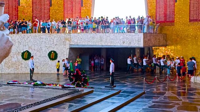 Смена Почётного Караула в Пантеоне Славы Мамаев Курган, Волгоград, 17 июня 2023 года, 16:00 часов смотреть онлайн