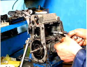 ТНВД УТН-5. Полная сборка. Регулирование регулятора. Часть1.