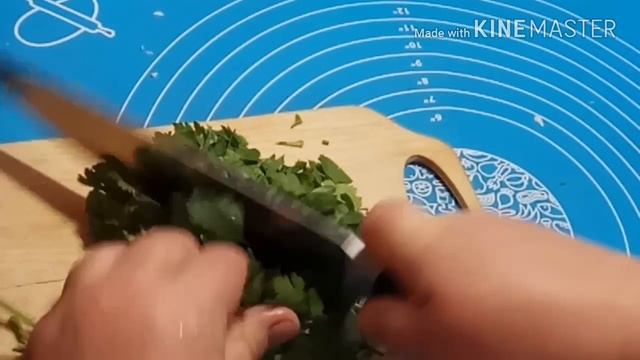 КУРИЦА ПО-ГРУЗИНСКИ "ШКМЕРУЛИ"(Чкмерули)! ВКУСНЕЙШАЯ КУРОЧКА, НЕЖНАЯ, СОЧНАЯ И ХРУСТЯЩАЯ! смотреть онлайн