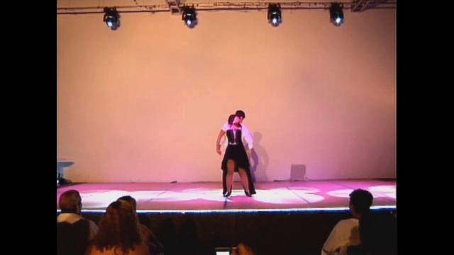 Gustavo Loivos e Alethéia Hoppe - Amazonas Dance - 2010.wmv смотреть онлайн