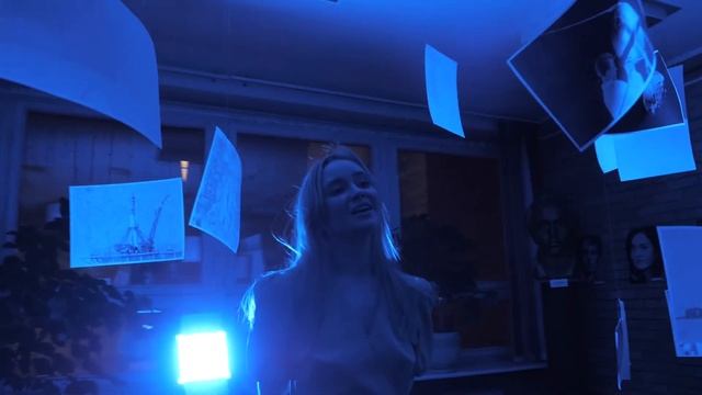 Иммерсивный поэтический перформанс «Покорители космоса» @ Библиотека поэзии смотреть онлайн