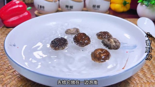 炖鸡汤，切记别直接炖，牢记“3放3不放”，汤鲜味美鸡肉不腥不柴 смотреть онлайн