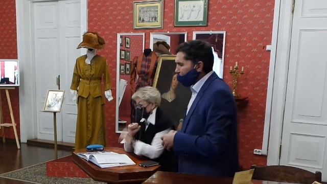 Презентация юбилейного альбома «Иркутский музей декабристов: страницы биографии. К 50-летию музея» смотреть онлайн