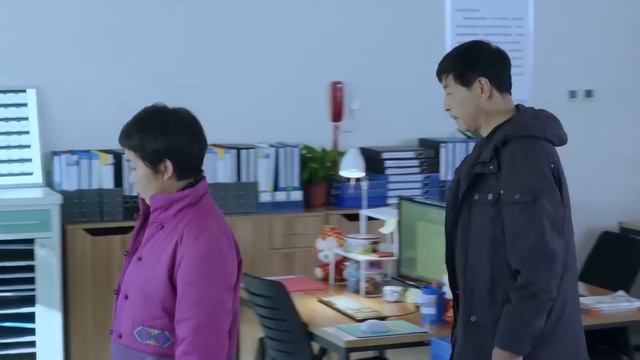 悲哀！小女孩期末考試沒考好，親媽上去就是1巴掌，3天后她卻後悔終生！ep31-3 смотреть онлайн