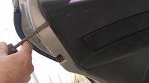 Как снять заднюю обшивку двери на Ладе Гранте.
