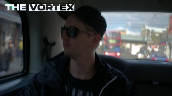 Robin Schulz feat. Jasmine Thompson - Sun Goes Down