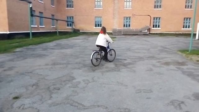 Учимся ездить на лисапеде. смотреть онлайн