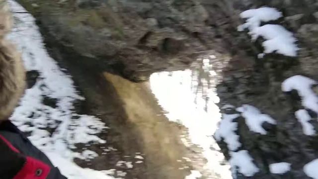 Вид зимой с камня Царские ворота на реке Чусовая смотреть онлайн