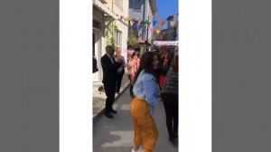 Demet Özdemir Sette dans