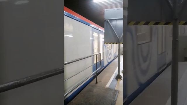 Москва 2019 81-765 Отбывает со станции Бульвар Рокоссовского смотреть онлайн