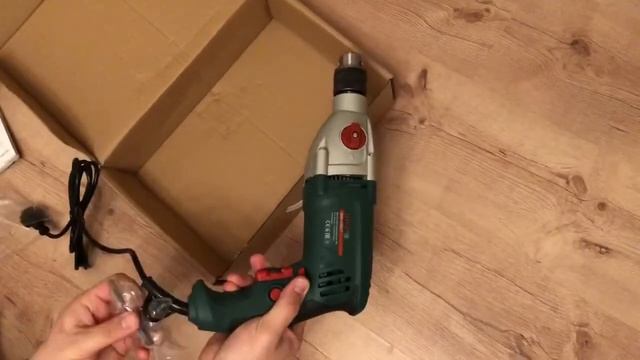 Распаковка - Дрель DWT SBM-1050 T смотреть онлайн