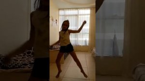 Танец под Shape of You by Ed Sheeran