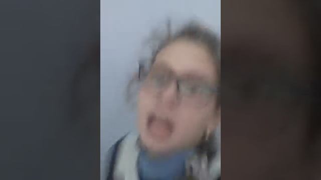 Ксюхин поет,танцуеи!!!ШОК!!!!Вадим грызет ногти!!!!!) смотреть онлайн