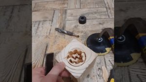 Как вырезать круглое отверстие в дереве ?  дырку в толстом брусе! Чем заменить коронку по дереву?