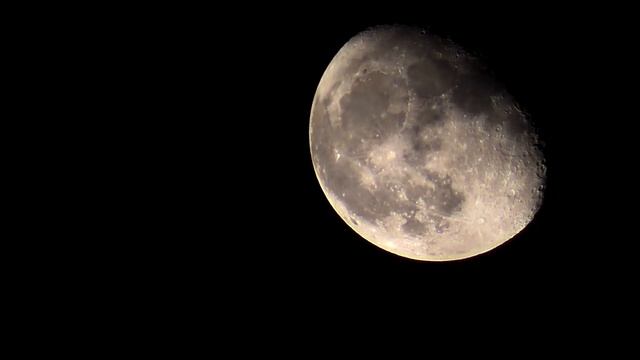 The moon 23/10/2013 Panasonic HC-V520 смотреть онлайн