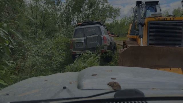 9000 км за 33 дня, прошли Полярный Урал.5 Nissan Patrol и 2 мото.