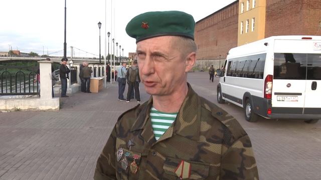 Подъём флага пограничных войск на набережной Днепра смотреть онлайн