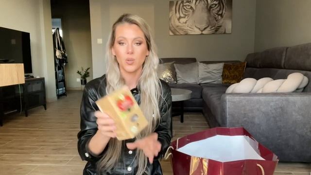 Last minute CHRISTMAS GIFT GUIDE VLOGMAS смотреть онлайн