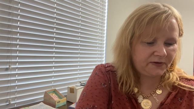 Laura Byrne: Books, Art, & Oracle Decks For 2021 Holiday Season смотреть онлайн