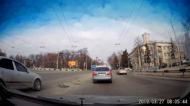 Не такой он и крассный светофор, как для такого горе - водителя в Запорожье смотреть онлайн