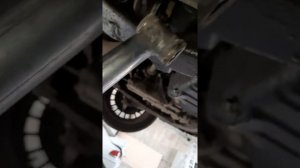 Двигатель KA24A  в какую сторону откручивать болт шкива коленвала