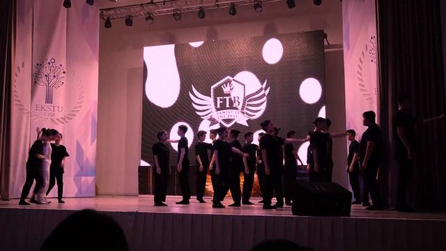 Эмоциональный танец студенческого объединения FTB \ @ektu.kz смотреть онлайн