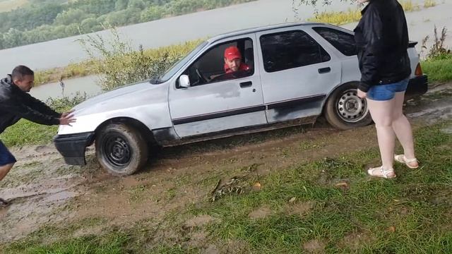 Ford Sierra - перший плаваючий автомобіль! смотреть онлайн