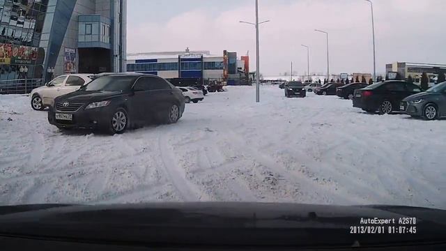 Continental IceContact 2 смотреть онлайн